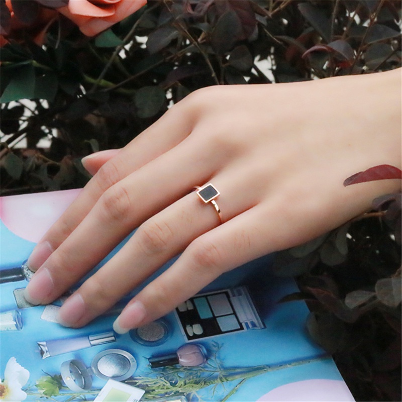 Nhẫn thép Titan Nữ thời trang Mạ vàng 18K Ngôi sao / Hình vuông / Trái tim