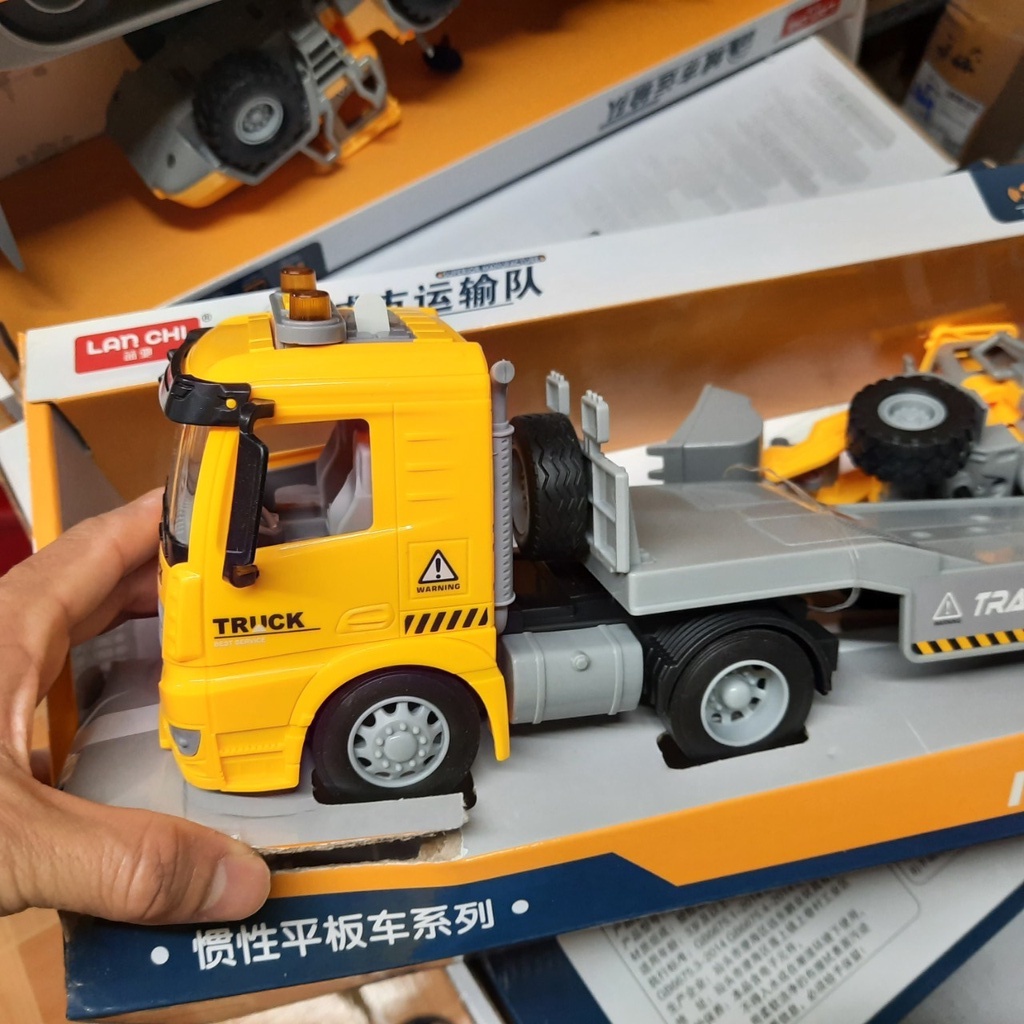 Bộ xe công trình đồ chơi trẻ em gồm xe đầu kéo chở xe xúc ủi bằng nhựa ABS có âm thanh và đèn