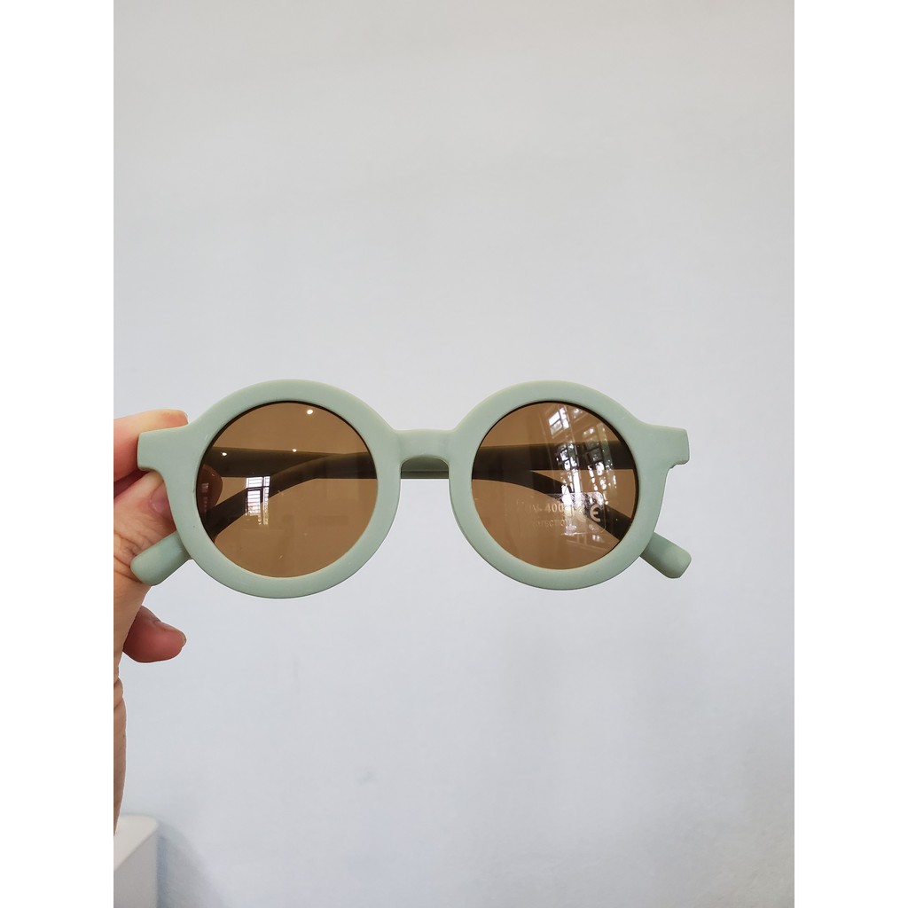 Kính mát chống tia UV cho bé mắt tròn gọng nhựa phong cách vintage nhiều màu | BigBuy360 - bigbuy360.vn
