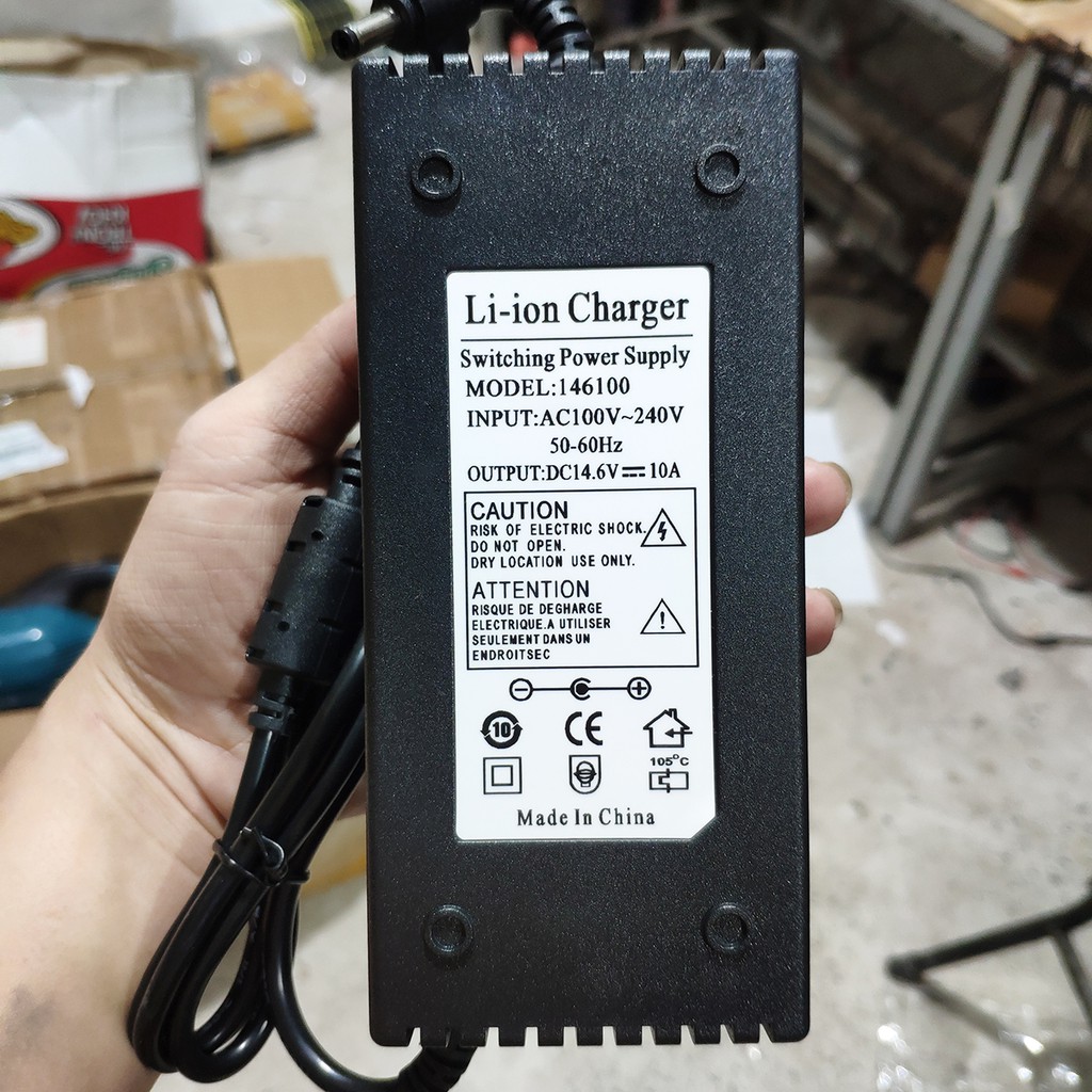 Sạc 4S 14.6V 10A dùng cho pin sắt Li-Fe 3.2V (Có quạt)