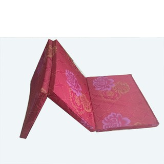 Đệm mút xốp cao cấp 1m, dày 5cm( kt: dài x ngang: 1,9m x 1m)tông màu hoa văn xanh và đỏ cho khách lựa chọn