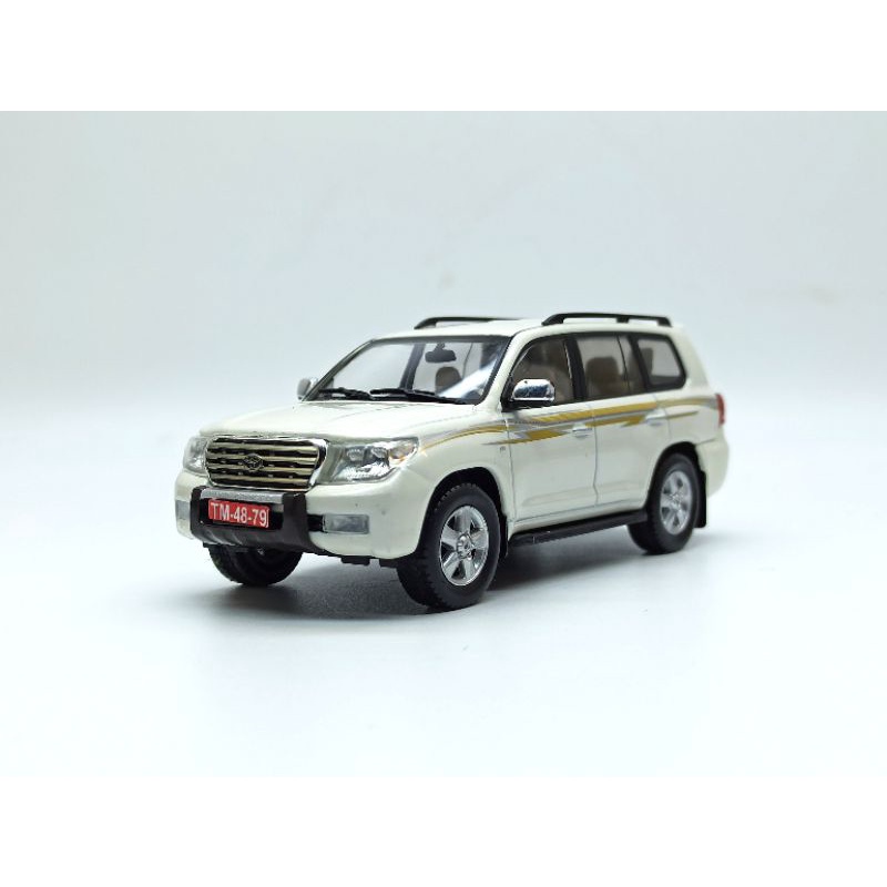 Mô hình xe Toyota Land Cruiser 200 VXR V8 2010