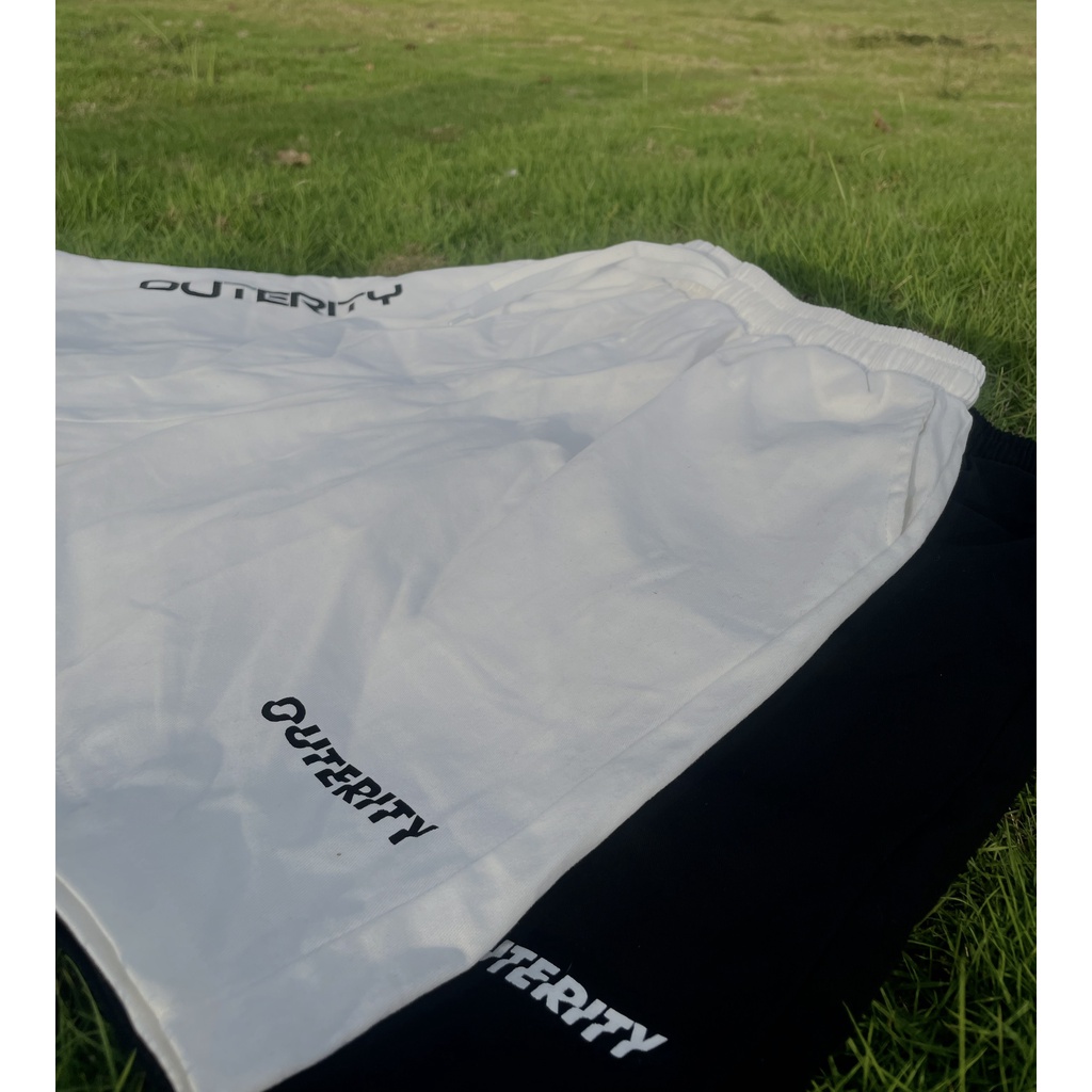 Quần Short Kaki Local Brand In Chữ OUTERITY màu đen trắng form unisex phong cách Ulzzang - Gin Store