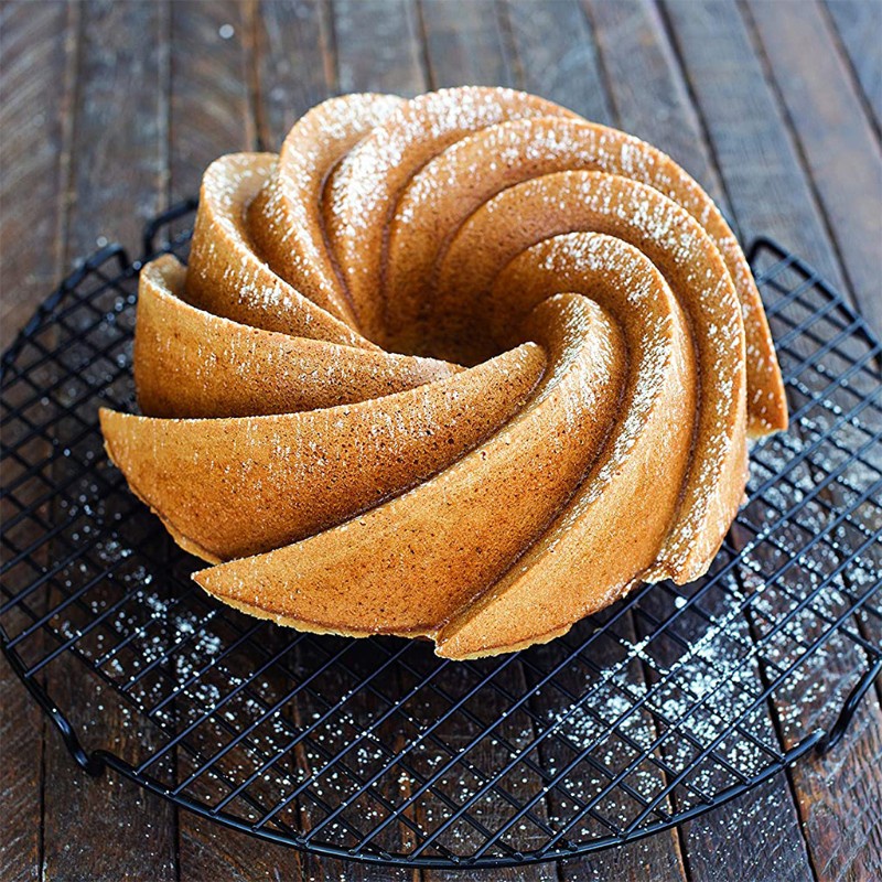 cc 30 x 8.5cm Silicone Baking Pan Spiral Pattern Bunch Savarin Bread Cake Mold for Mousse Dessert Brownie Cake Decoration DIY Baking Tools,Dark Gray+Green