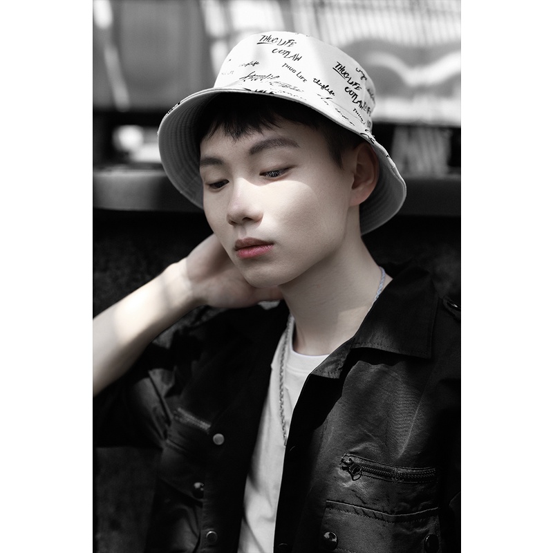 Mũ Tai Bèo Hai Mặt In Chữ Graffiti Phong Cách Hàn Quốc Dễ Phối Đồ Cho Nam Sinh