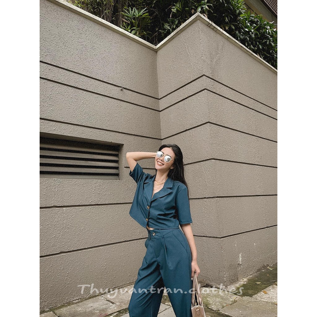 SET ÁO BLAZER DÁNG CROPTOP TAY NGẮN KÈM QUẦN SUÔNG HOT HIT