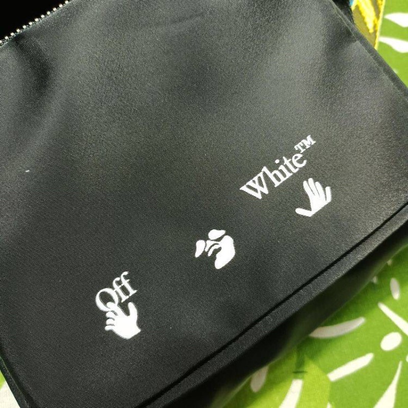 Túi đeo chéo Off White industry messenger bag ss22