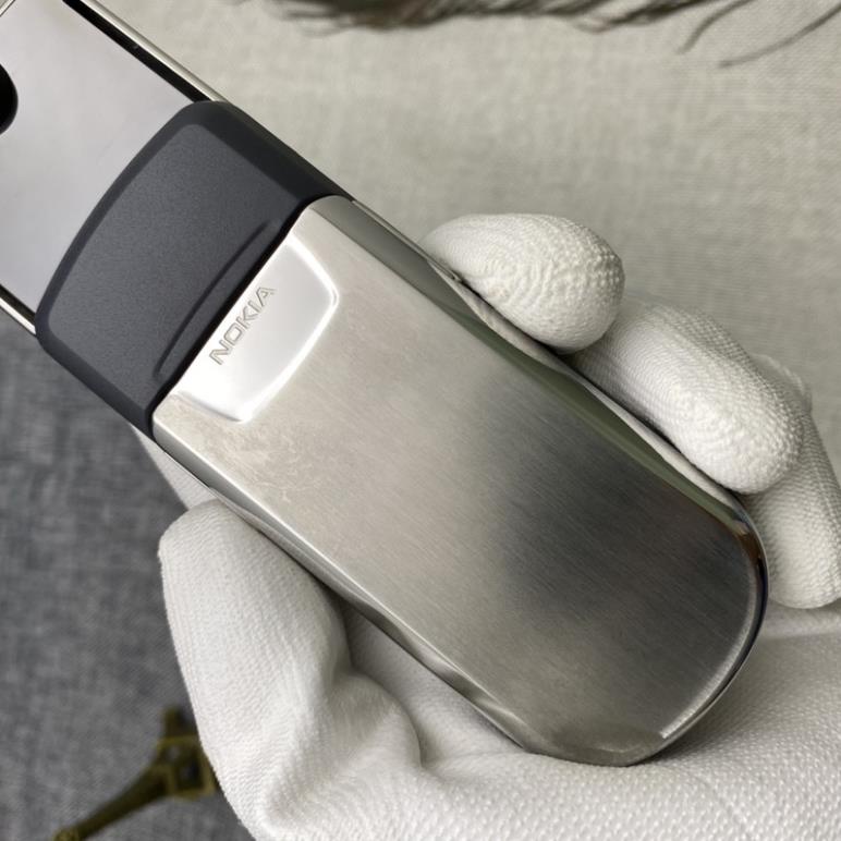 NGUYÊN ZIN, chính hãng điện thoại cổ Nokia 8800