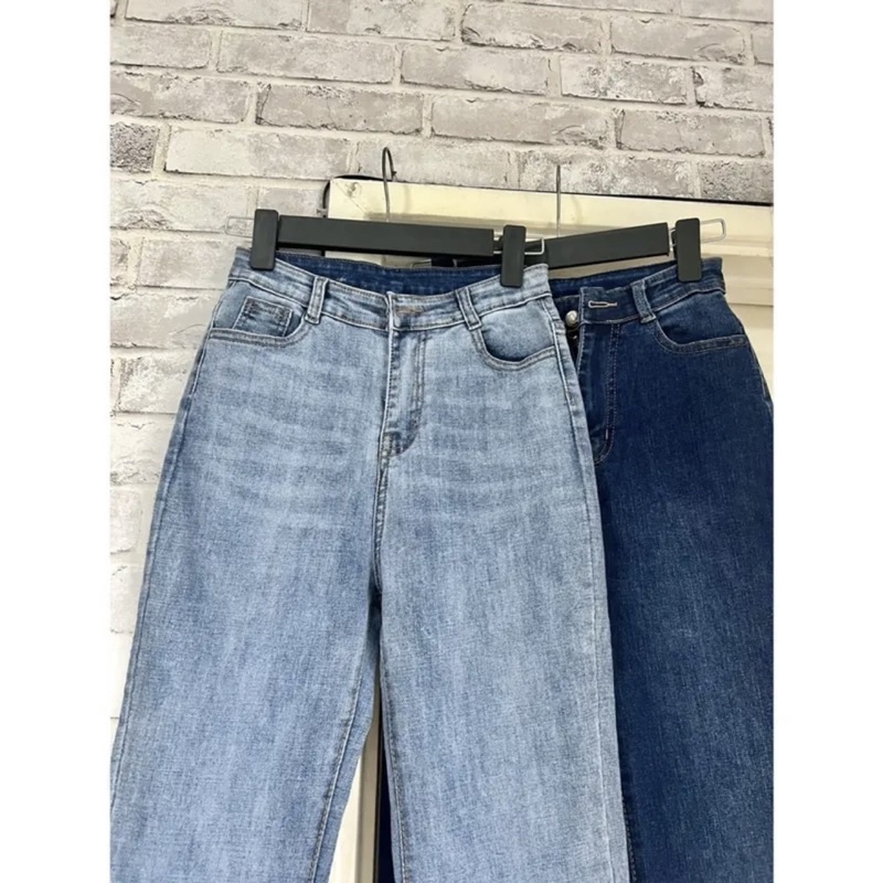 Q19: Quần jean loe xé lai