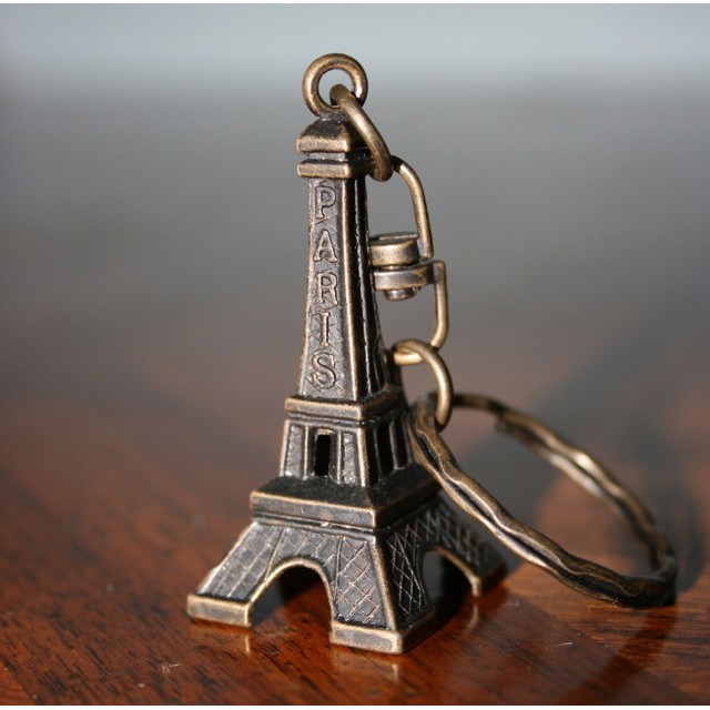 Móc Khóa Tháp Eiffel ACN1079 (Màu Sắc Ngẫu Nhiên)