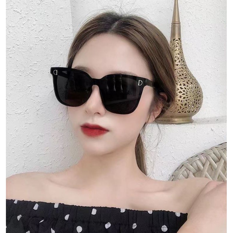 Kính Râm Đi Biển Chữ D Sang Chảnh Màu Đen D42