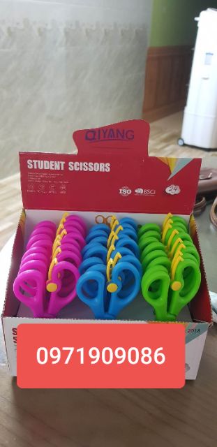 Kéo thủ công học sinh