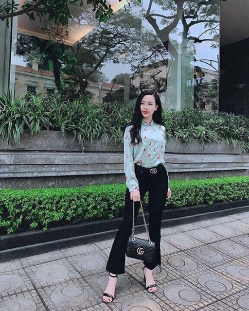 Quần jeans loa ống vảy