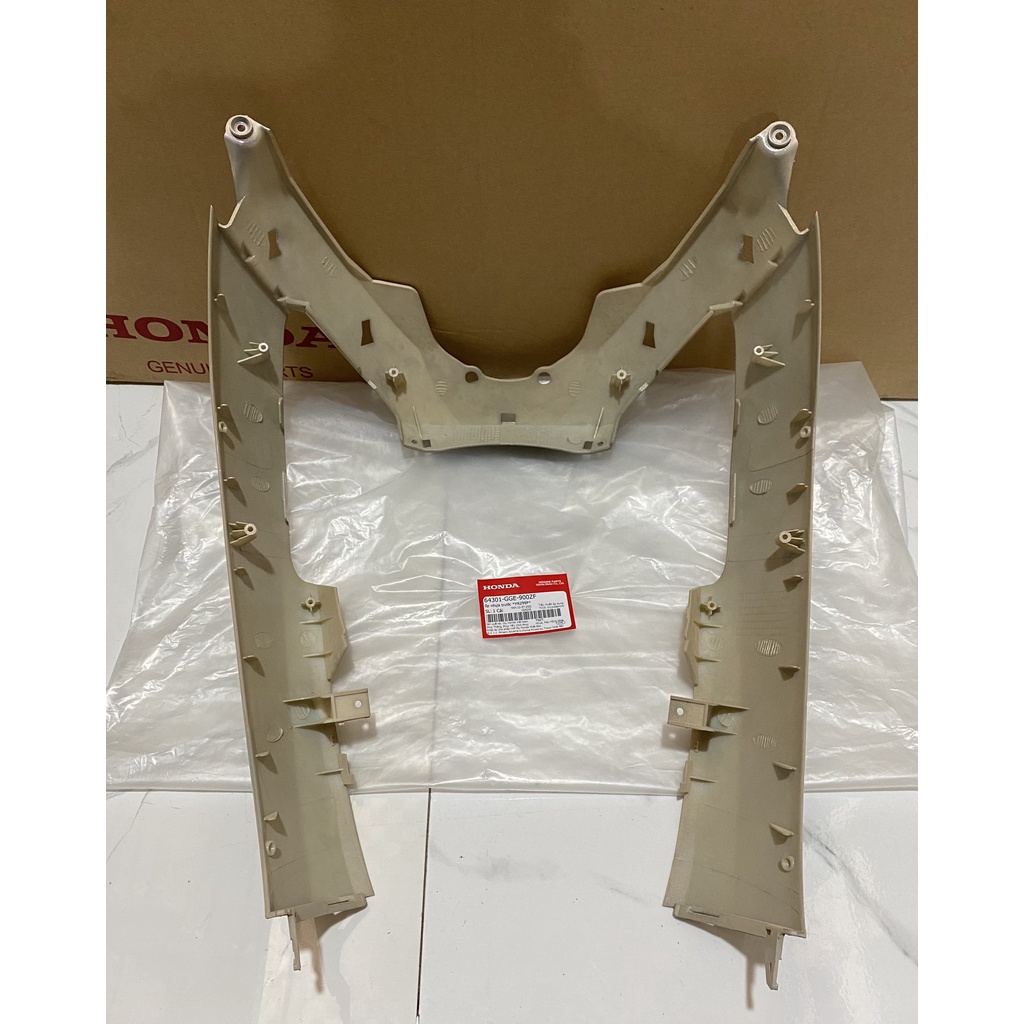 Bộ ốp nhựa trước - quây chữ M HONDA LEAD Cũ năm 2009-2011 màu Vàng nhạt. 64301GGE900ZF