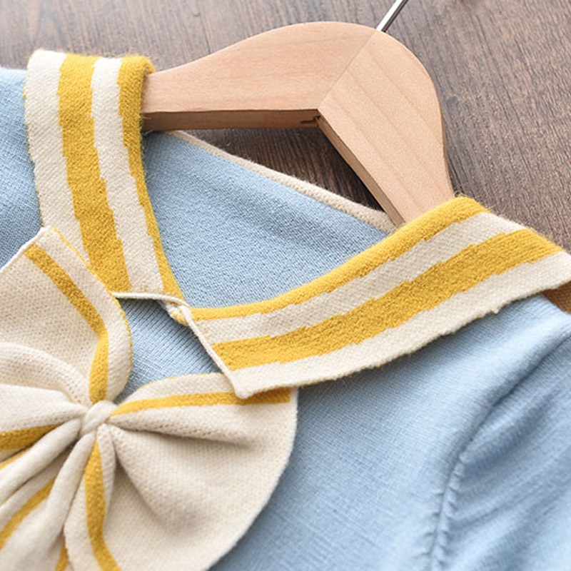 Set đồ mùa đông 2 món Bear Leader gồm áo sweater gắn nơ + chân váy cho bé gái