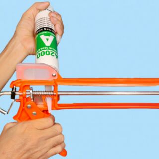 Súng bắn keo silicon