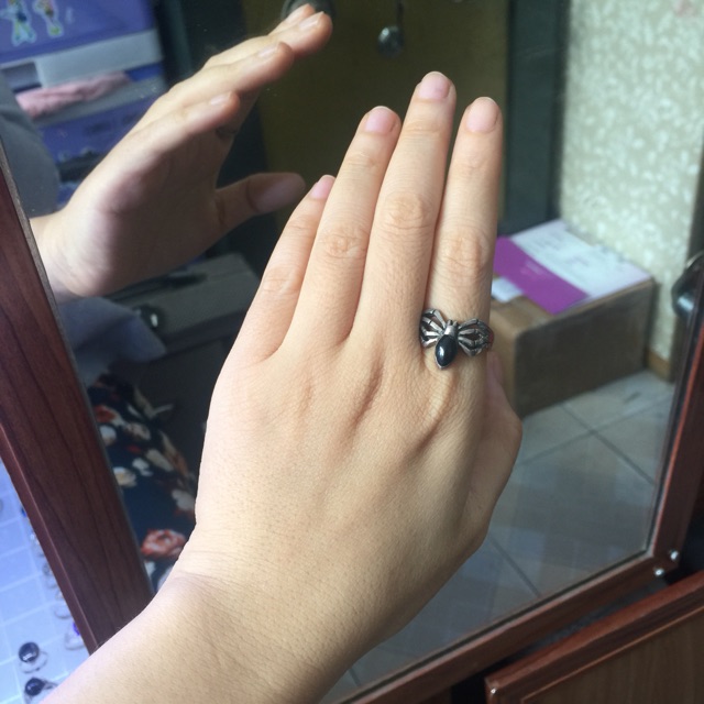 Nhẫn nhện đen bạc ta dày dặn