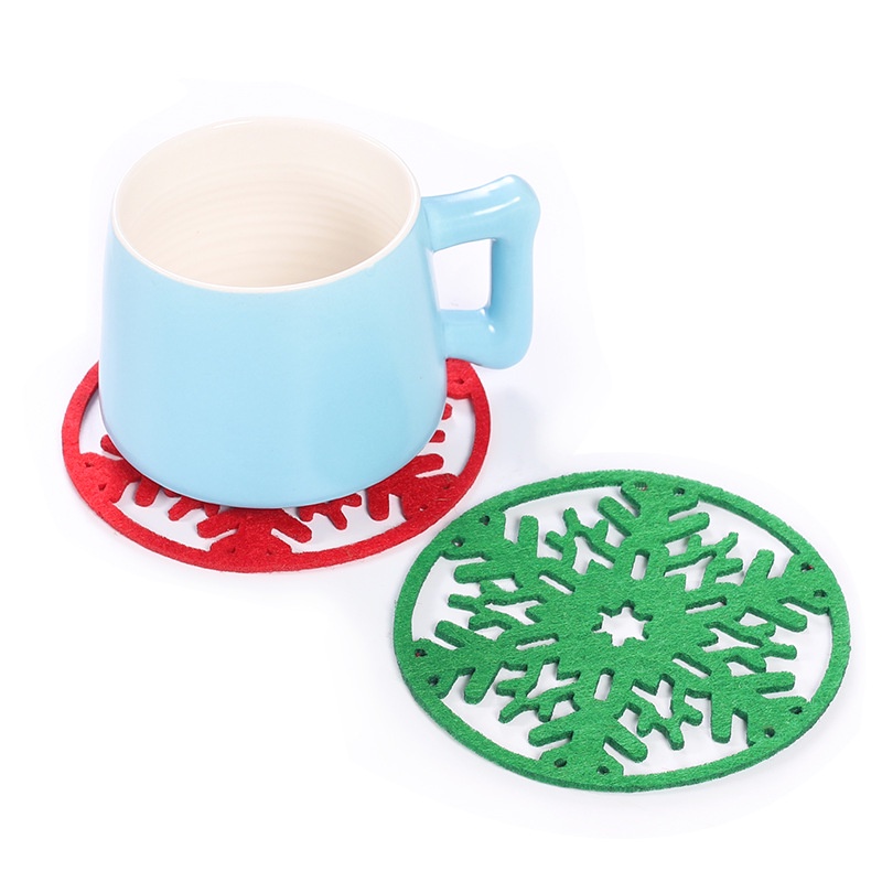 Set 2 tấm lót ly bằng vải không dệt hình bông tuyết xinh xắn tiện dụng