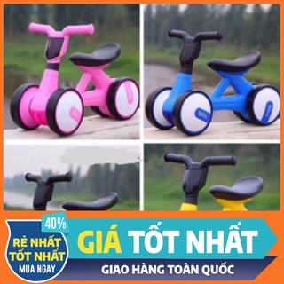 Xe chòi chân cân bằng 4 bánh cho bé loại xịn