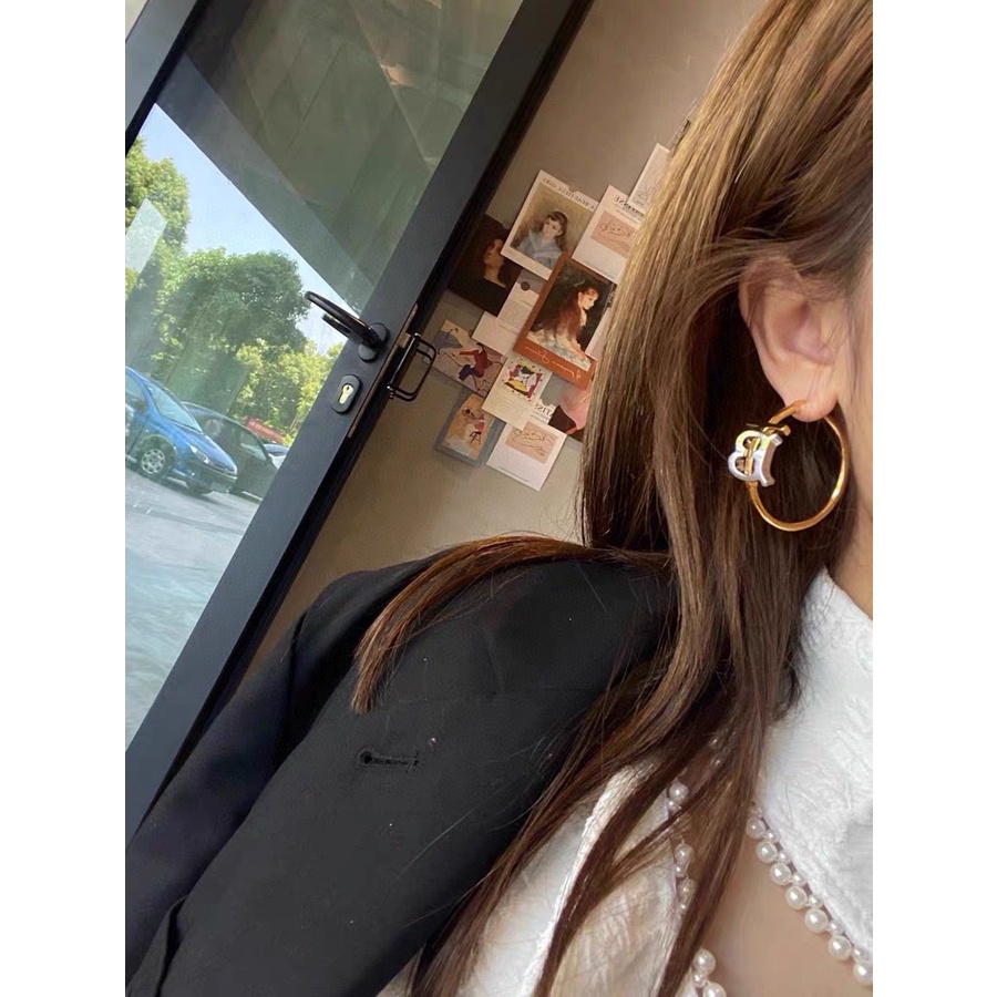 BURBERRY Bông Tai Chữ B Bằng Thép Titan Thời Trang