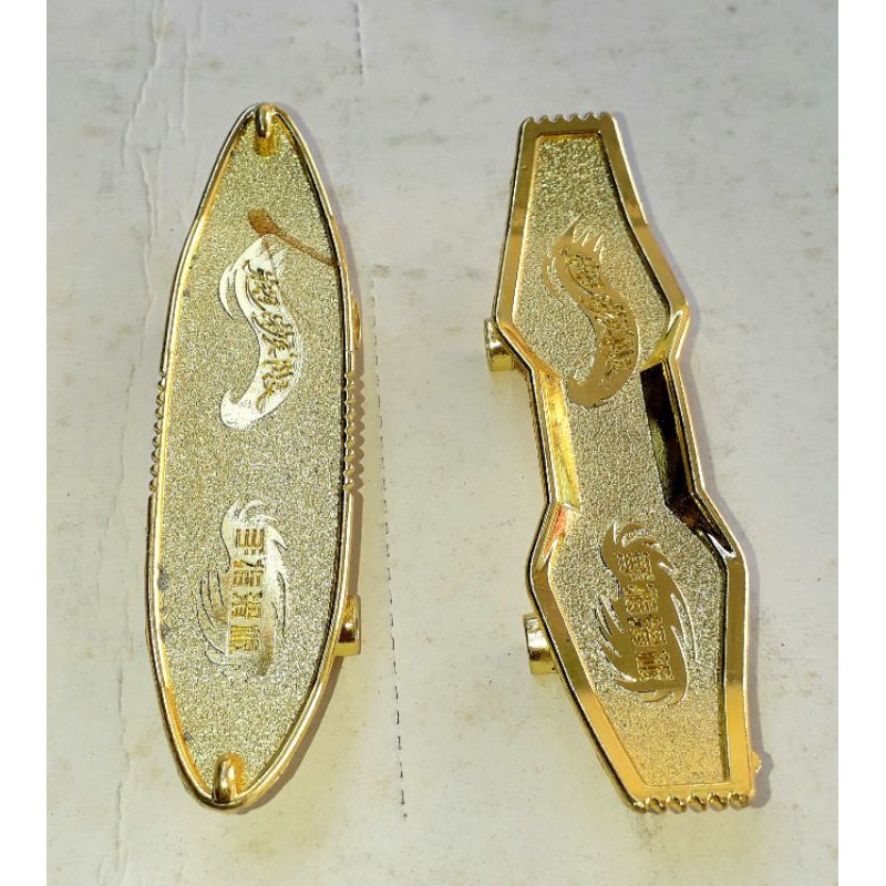 Một cái ván trượt mini mô hình bằng kim loại rất đẹp