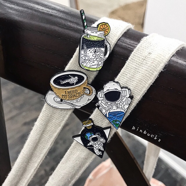 Pin cài áo collection vũ trụ