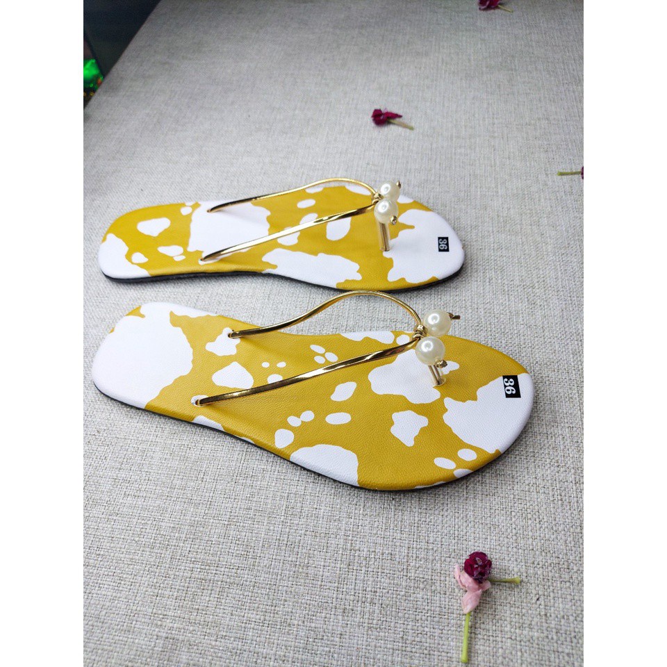 Dép Kẹp Tông Nữ Chống Trơn Trượt Đi Biển Đi Chơi Mang Trong Nhà Đính Hạt Châu Cực | BigBuy360 - bigbuy360.vn