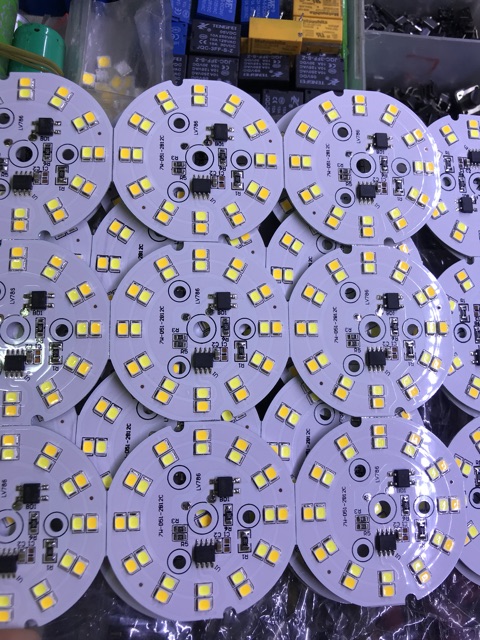 Led miếng 7w 3 mầu điện 220v