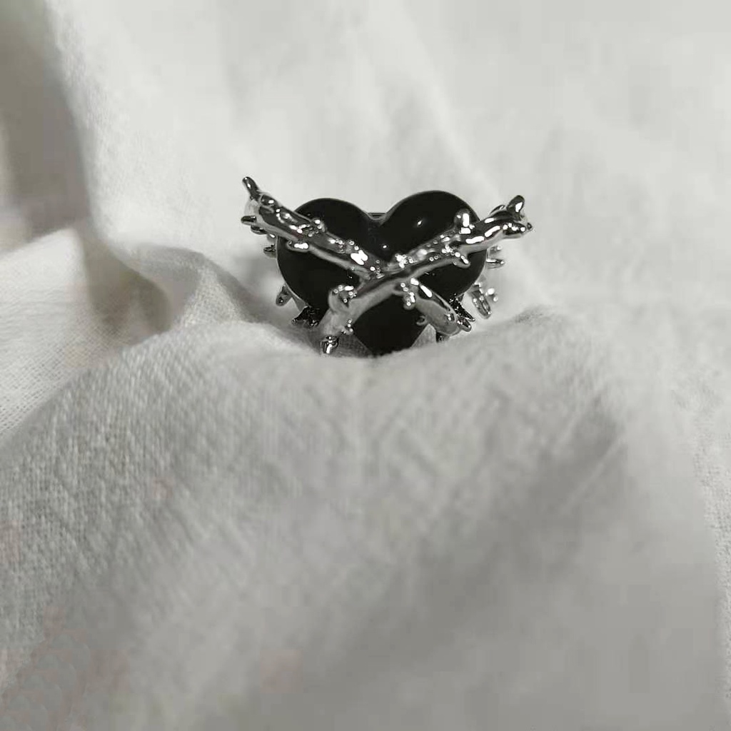 Nhẫn hở hình trái tim phong cách gothic có thể điều chỉnh kích thước cho nữ