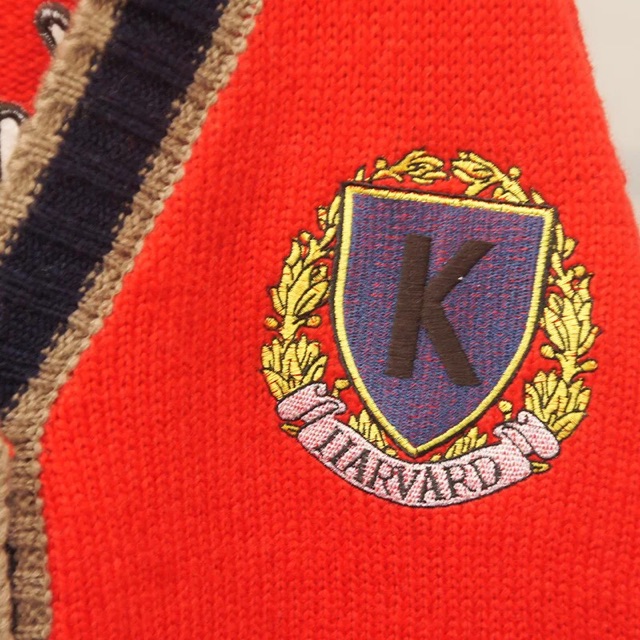 [2018] áo khoắc len có huy hiệu chữ K