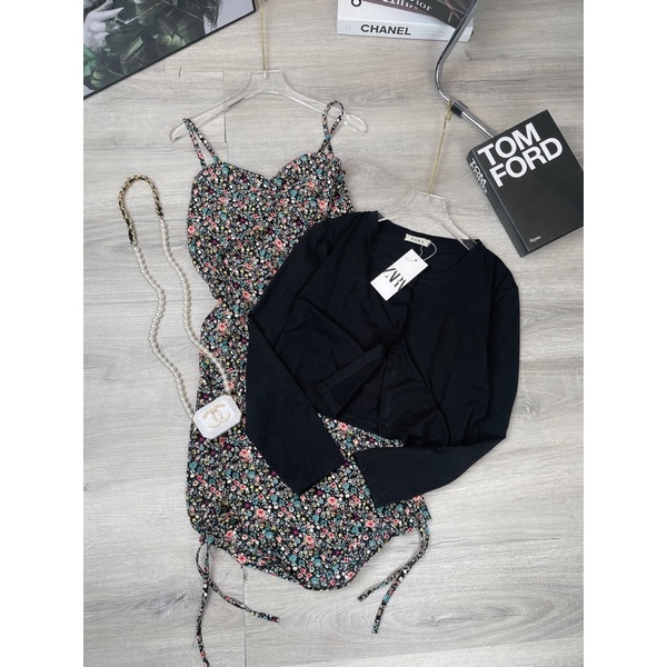 Set váy 2 dây hoa kèm áo khoác đen cardigan Váy 2s dúm hông áo cadigan