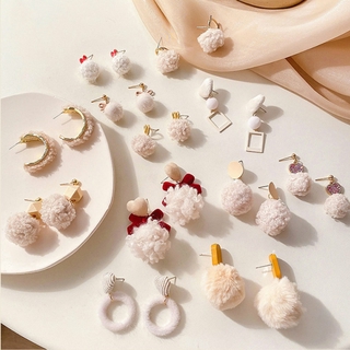 Khuyên Tai Quả Cầu Lông Phong Cách Hàn Quốc Xinh Xắn Dành Cho Nữ