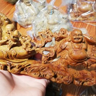 Di lạc để xe oto giá rẻ