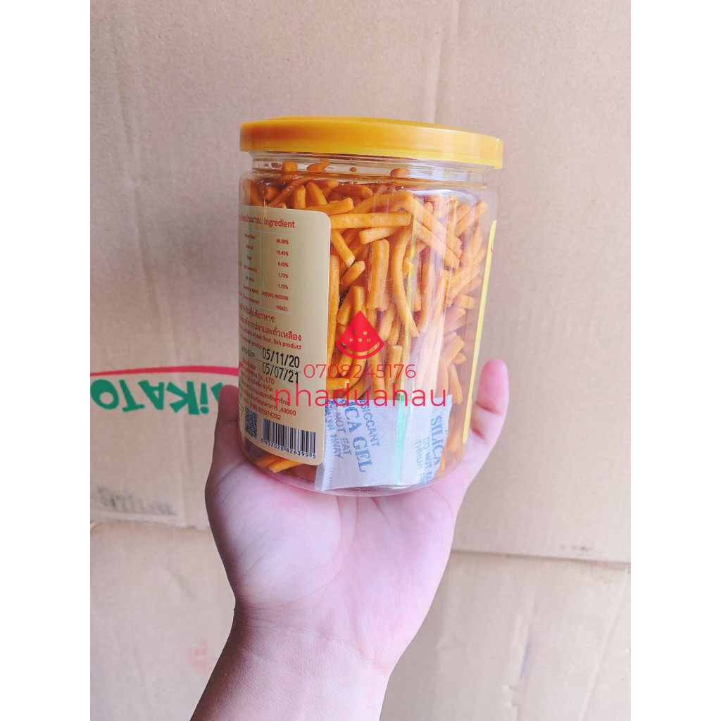 Một lon bim cua/ snack cua hình nguyên con cua hiệu Mikato Thái Lan lon 300g