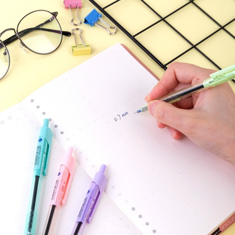 Hộp 50 bút bi dầu Deli - 0.7mm đầu bấm