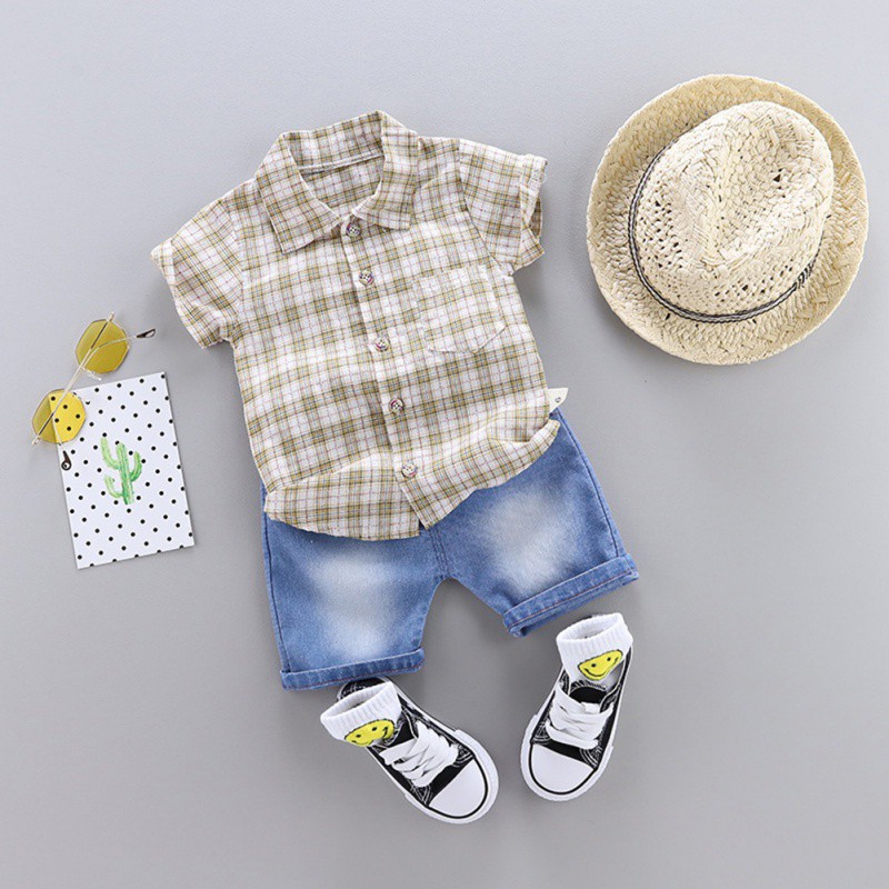 Set quần đùi jeans và áo sơ mi caro tay ngắn phong cách Hàn Quốc cho bé trai