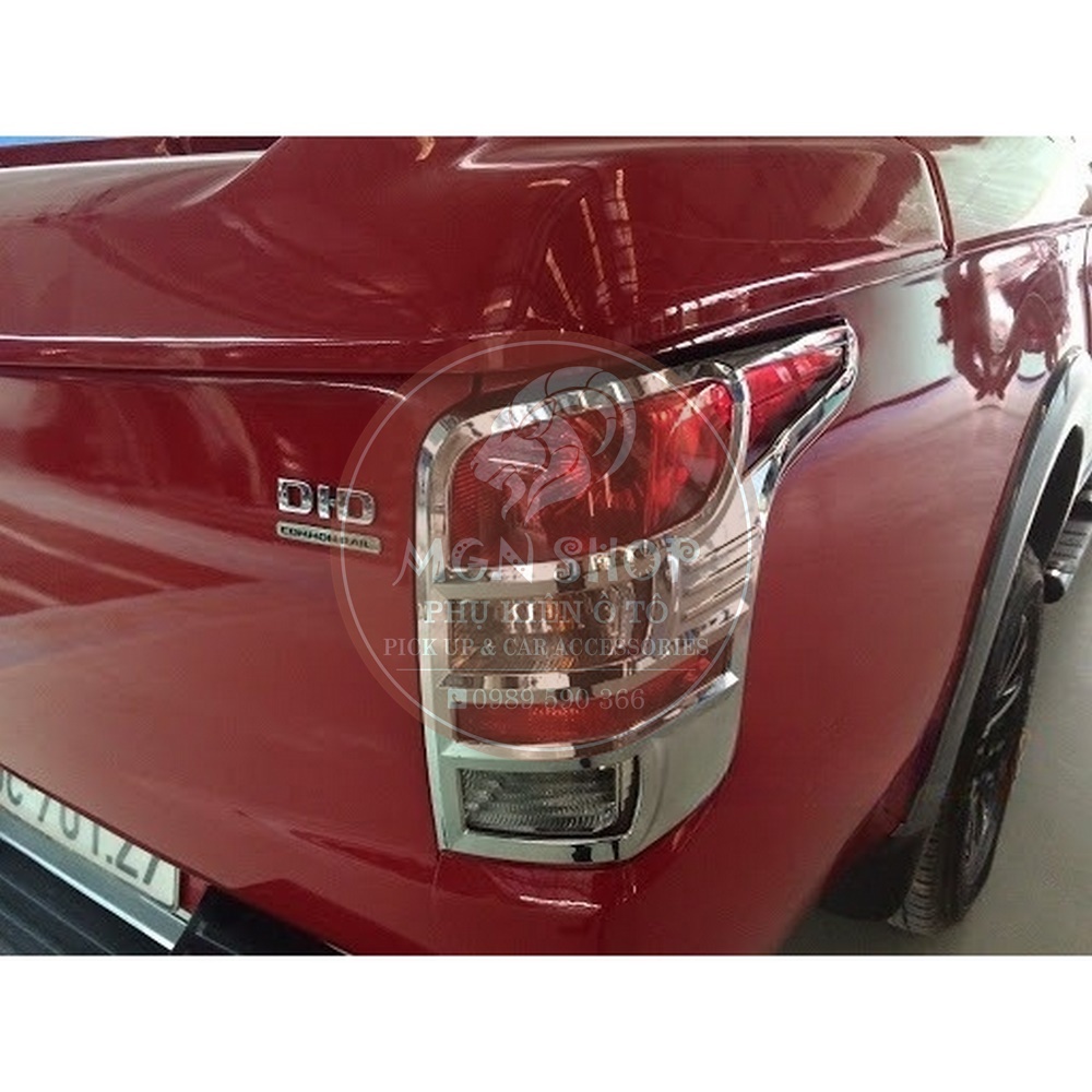 [Ốp đèn hậu] [Mitsubishi Triton 2015 - 2018] [màu đen / màu bạc]