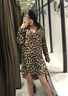 Váy sơ mi hoạ tiết da báo zara