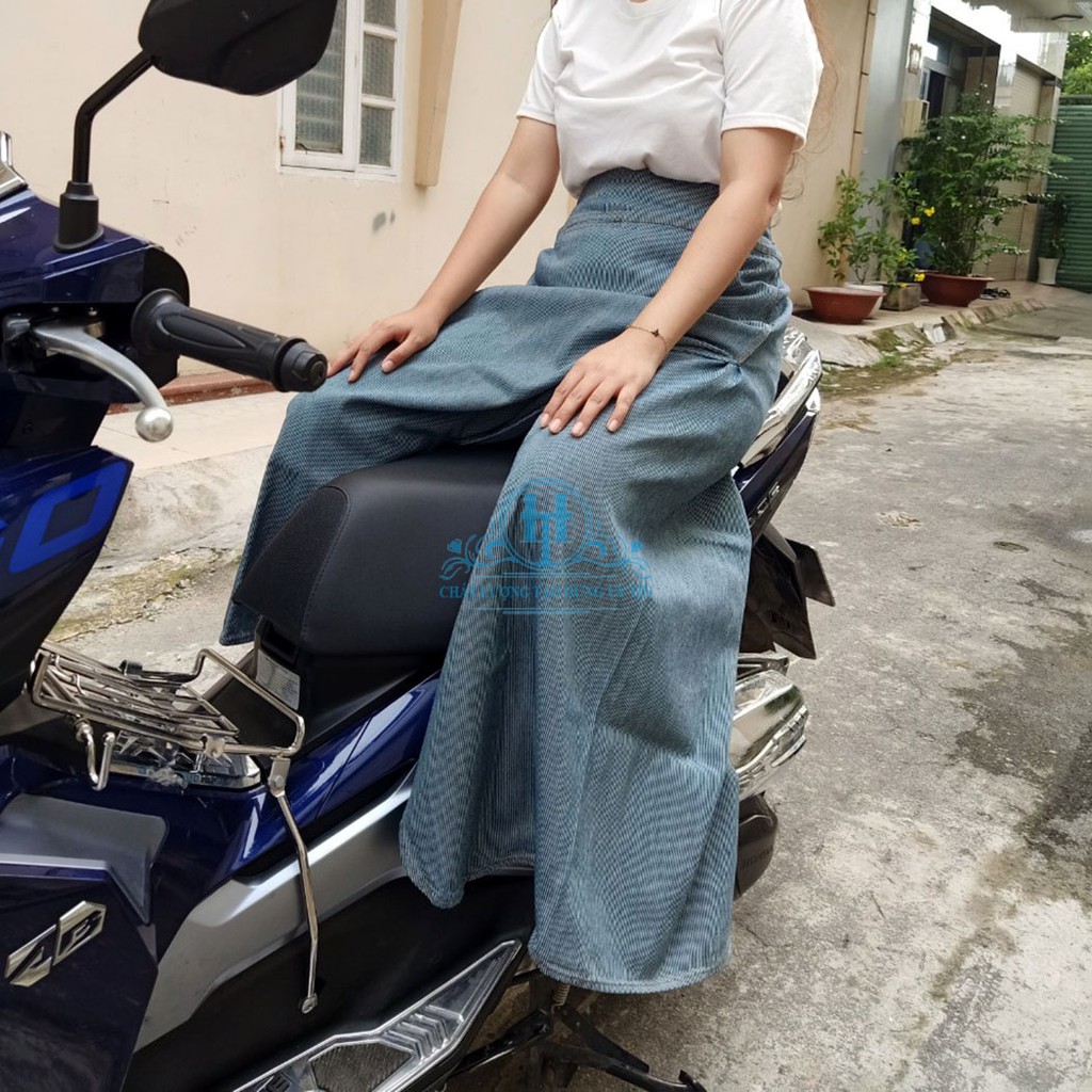 Váy Chống Nắng Xẻ Tà Kaki GIÁ TẬN XƯỞNG Chất Liệu Dày Dặn Và Mềm Mịn Họa Tiết Sọc Đen Trắng Có Nút Bấm H&T Fashion | BigBuy360 - bigbuy360.vn