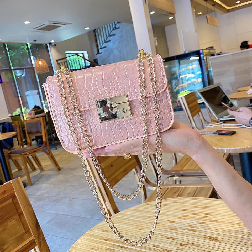 [Ảnh thật] Túi xách nữ đeo chéo dây xích dáng hộp size 18  QUEEN BAG  Túi đi chơi siêu xinh Hottrend 2021