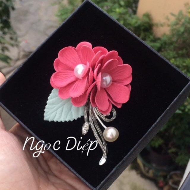 Hoa cài áo
