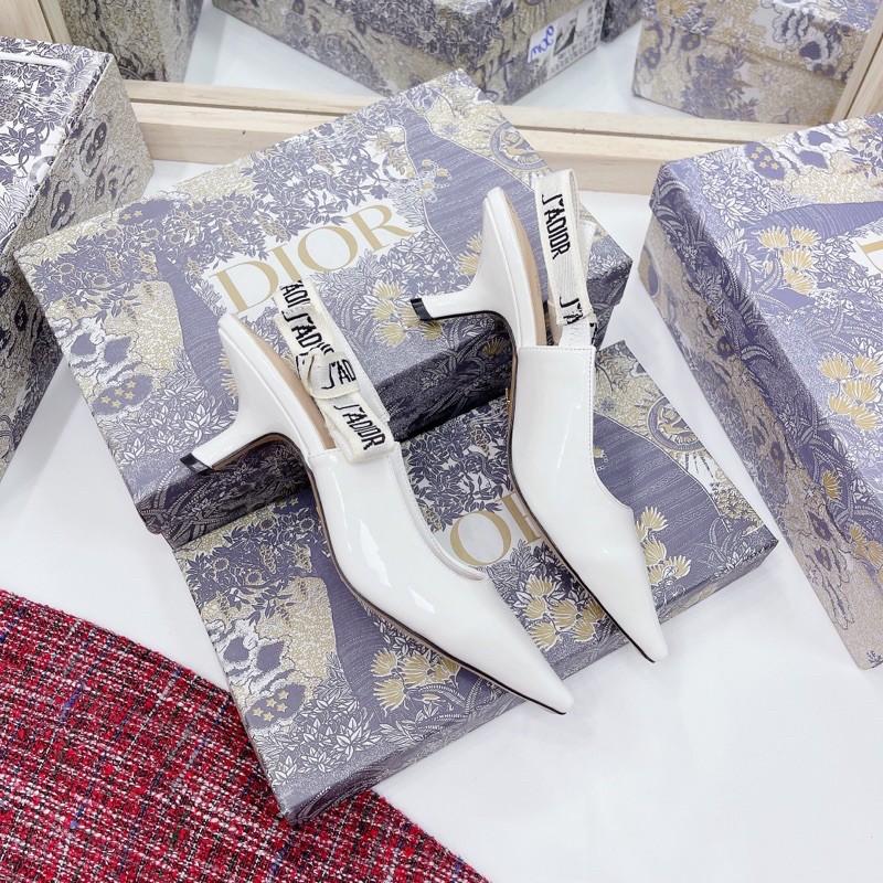 Giày cao gót trắng