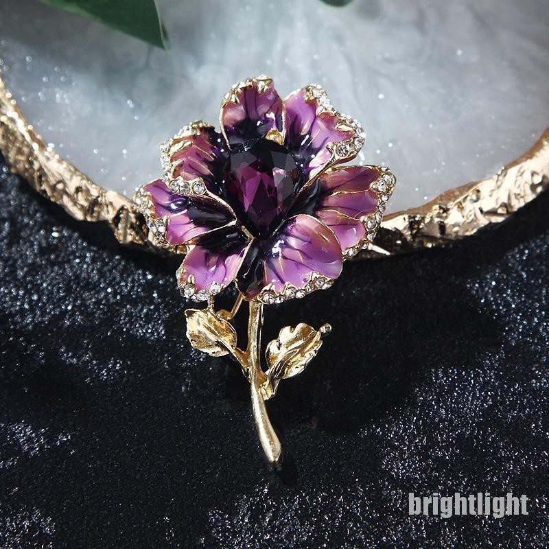 Trâm Cài Áo Hoa Sang Trọng Với