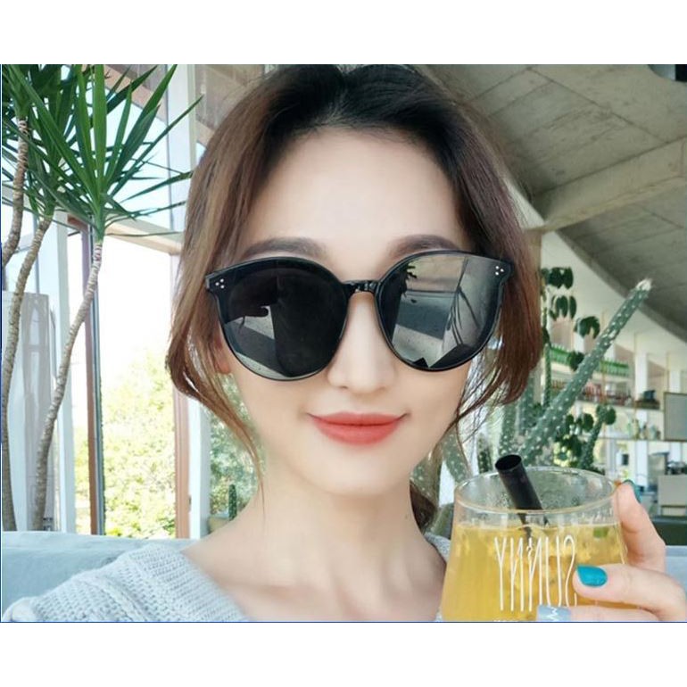 Kính ulzzang nữ râm đen đi biển ( 3 chấm) | BigBuy360 - bigbuy360.vn