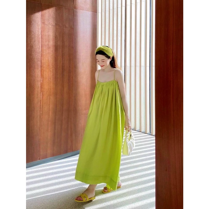 Đầm maxi 2 dây chun ngực dáng dài màu xanh cốm cực trend kèm turban | BigBuy360 - bigbuy360.vn