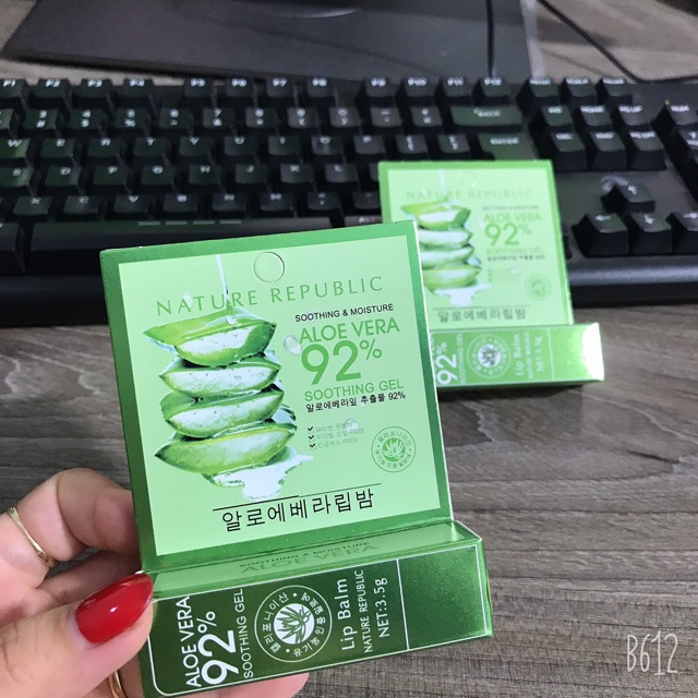 Son dưỡng nha đam có hộp mềm mịn môi K404 | BigBuy360 - bigbuy360.vn