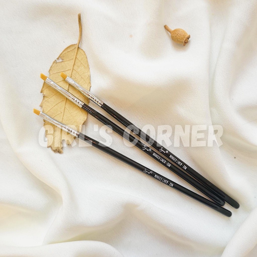 Cọ vẽ liner Sigma E06 Wingled Eyeliner