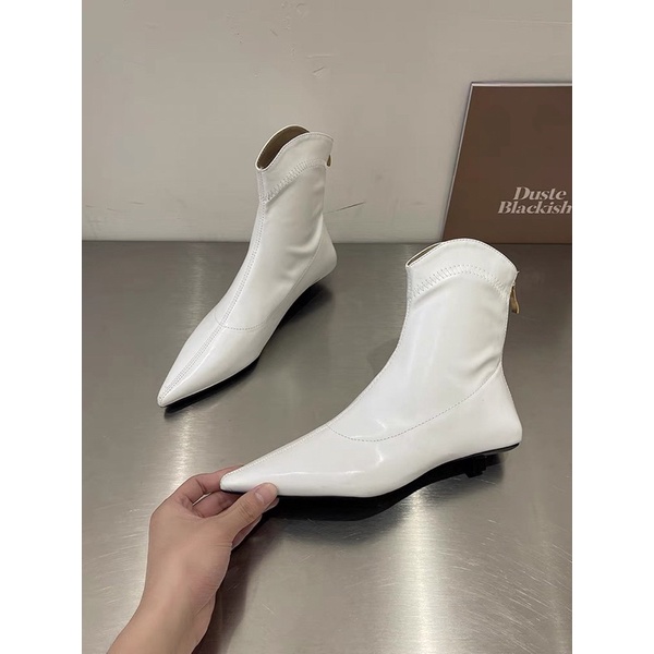 Boots nữ cổ V ngắn mũi nhọn da mềm ôm chân gót 1cm có khoá kéo