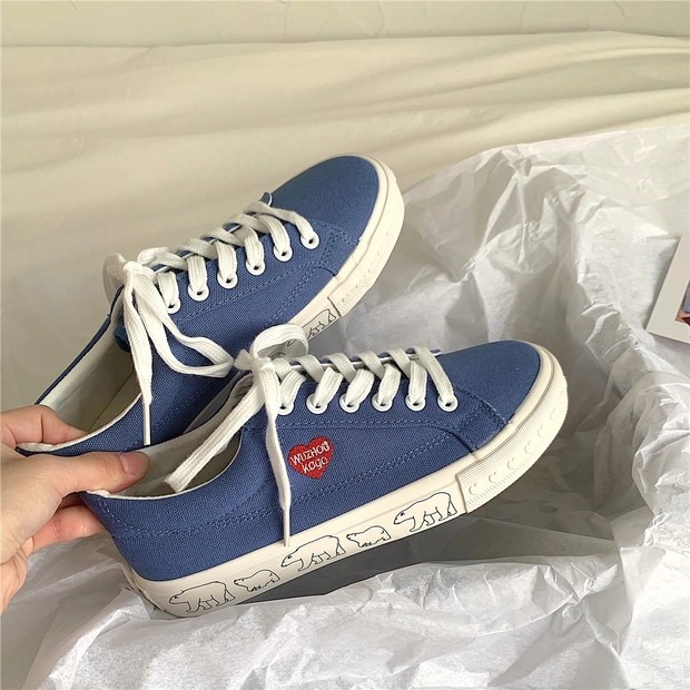 6:30PM Order Mã 103 Giày sneaker ulzzang dáng vans basic custom thêu trái tim đế trái tim nổi vẽ hình gấu