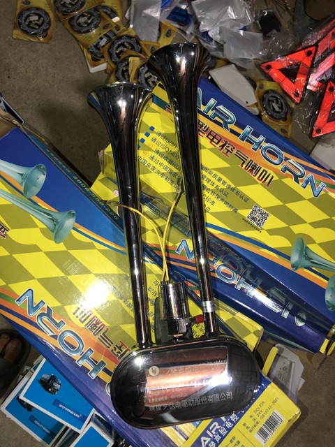 Sản phẩm gia đình làm: Còi hơi chạy điện 12v 24v